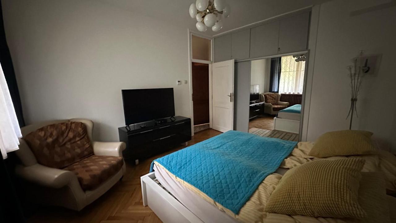 Cosy Apartman In Green Buda Budapest Exteriör bild