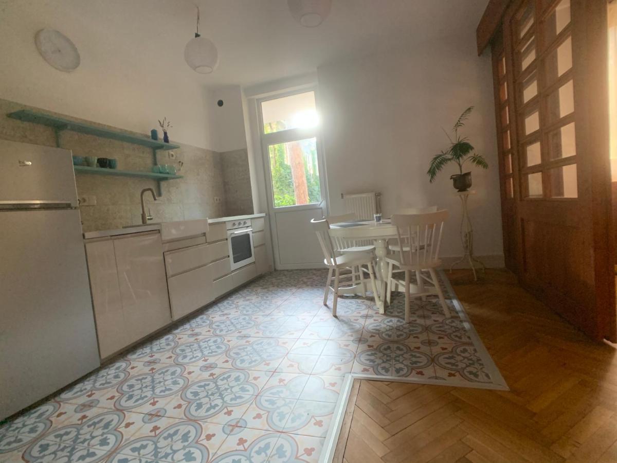 Cosy Apartman In Green Buda Budapest Exteriör bild